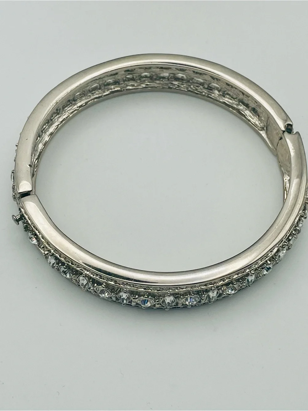 JBK Camron & Kross Silver Tone Hinged Bangle Bracelet. Size 8 inch